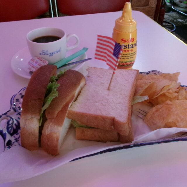 鶴舞｜40年以上愛される味。1960年代のアメリカへタイムスリップできる隠れ家喫茶店