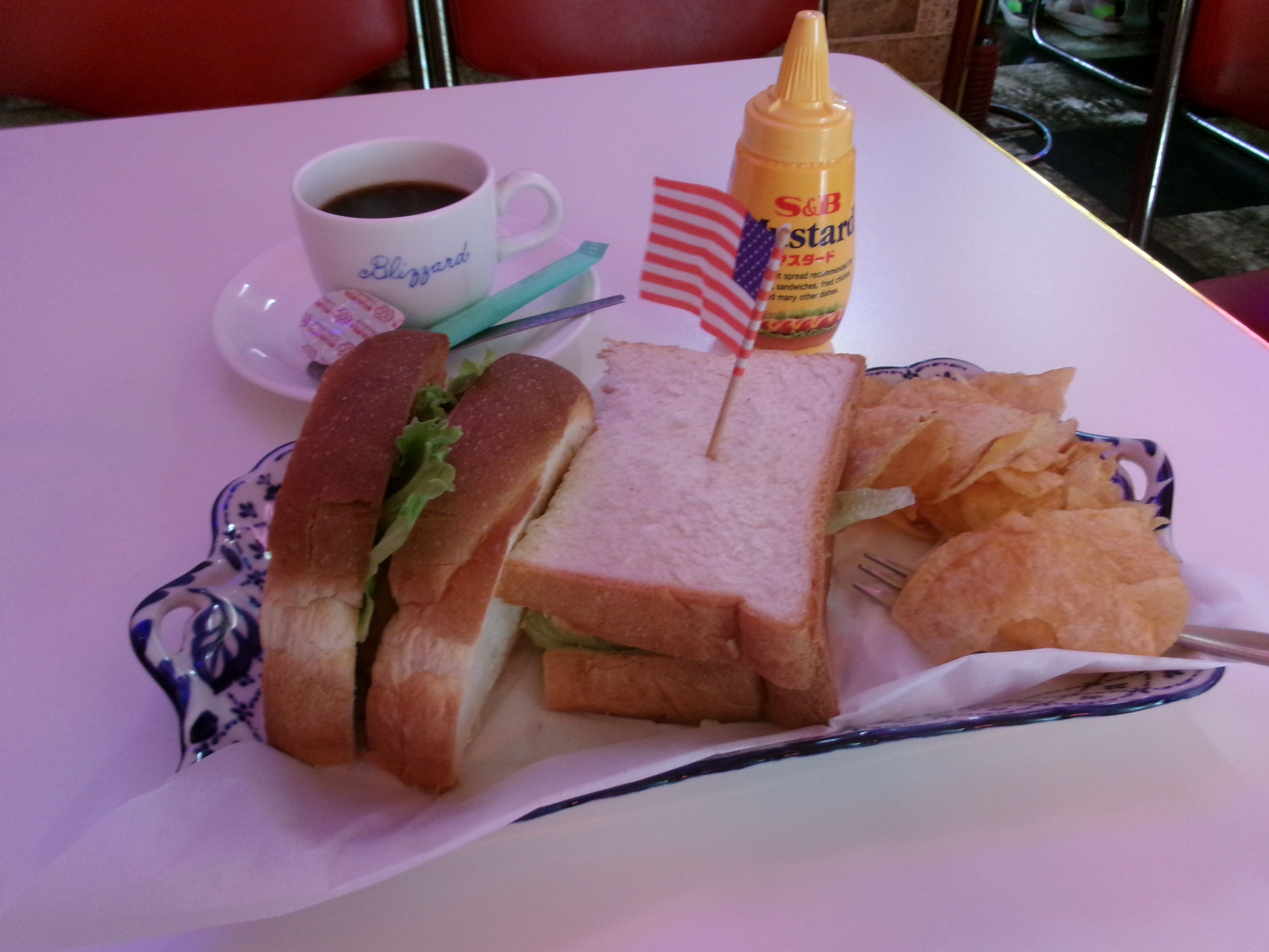 鶴舞｜40年以上愛される味。1960年代のアメリカへタイムスリップできる隠れ家喫茶店