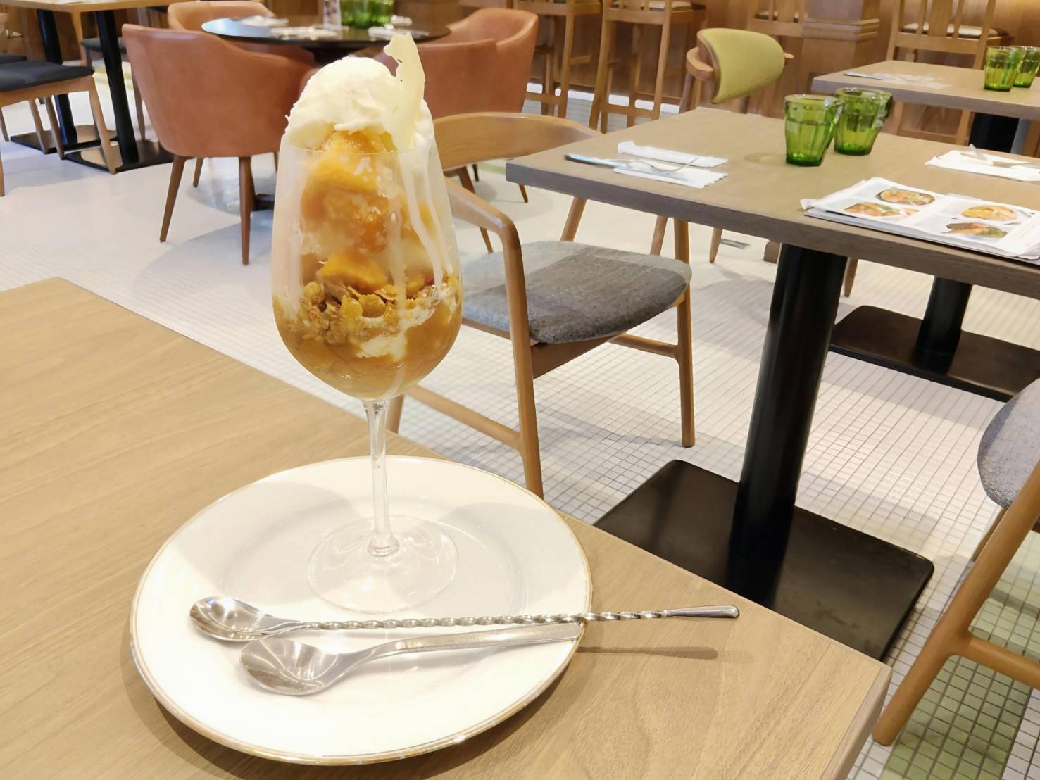 新守山｜ヨーロッパ風の可愛い店舗で味わうジューシーパフェとかき氷の贅沢時間
