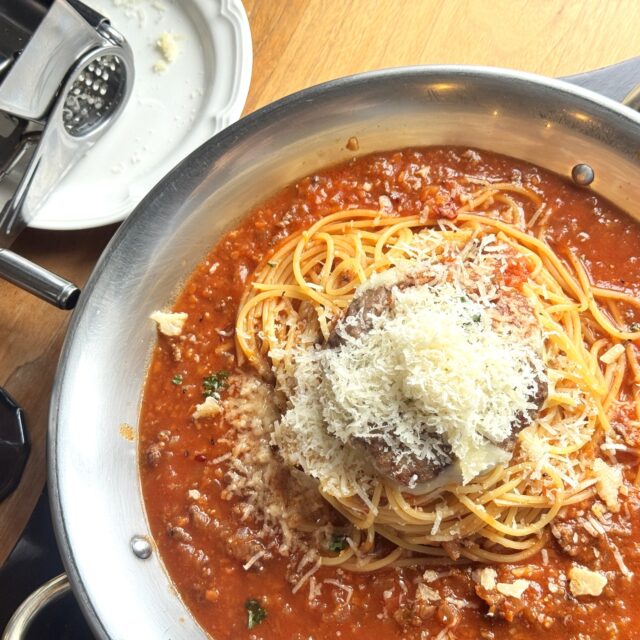 矢田｜決め手はチーズとガーリック！やみつき必至のボロネーゼパスタを楽しめる専門店