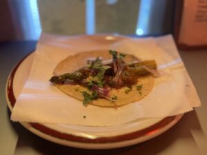 今池｜居酒屋の奥の階段を上った先に！寿司感覚で楽しむ創作タコスバー