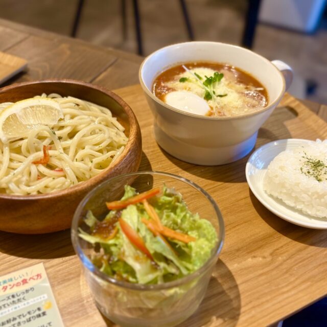 矢場町｜ナポリタンをつけて食べる？路地裏に佇む隠れ家カフェの名物グルメ