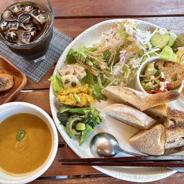 星ヶ丘｜ベーカリーでいただく、お野菜たっぷりのランチプレート