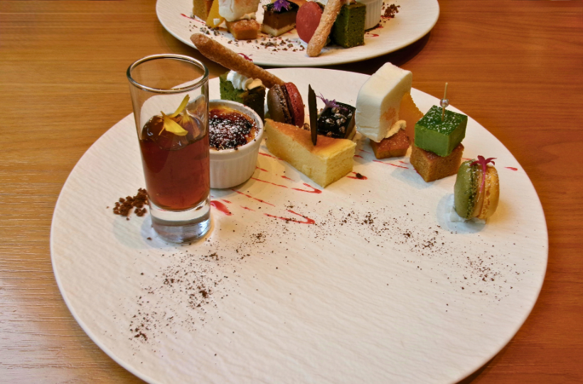 国際センター｜5つ星ホテル併設のレストランで味わう、洗練されたスイーツが魅力のアフタヌーンティー